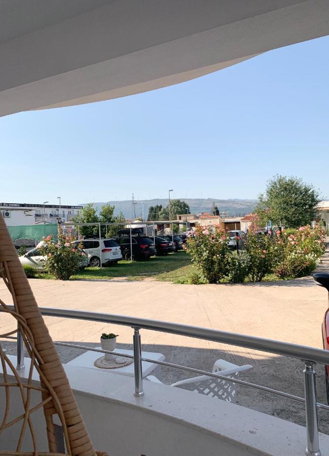 Apartmens Xhenis Lux Ulcinj Exterior foto